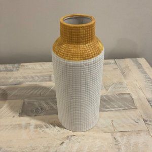 White and yellow ceramic vase from Bouclair.